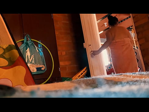 ❤️ Мой дядя следует за мной в душ, он трахает меня, пока я принимаю душ. ❌ Секс у нас ️❤