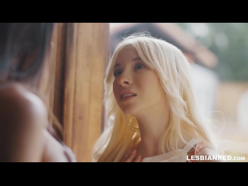 ❤️ Девушка приходит домой через несколько месяцев и в конечном итоге ест киску своей мачехи ❌ Секс у нас ️❤