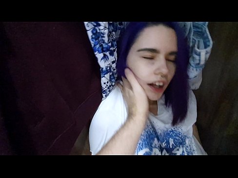 ❤️ Нашел сестренку в шкафу и помог кончить ❌ Секс у нас ️❤